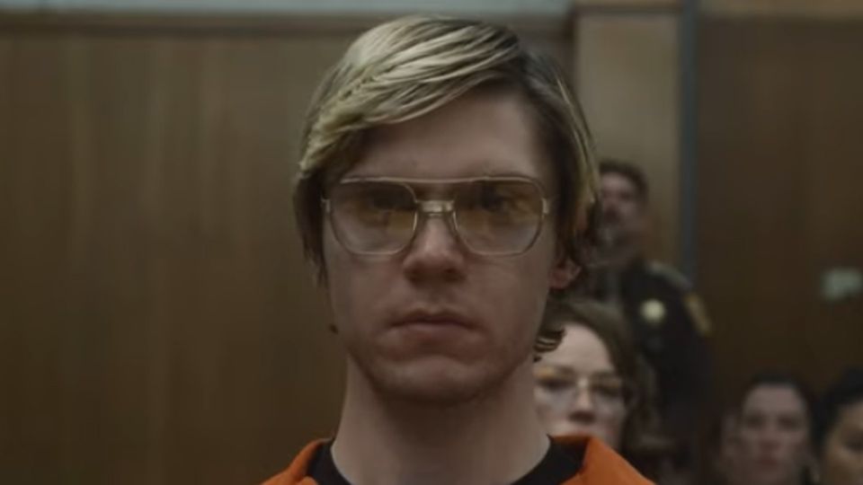 DAHMER Monstruo La historia de Jeffrey Dahmer Tráiler (2) VOSE